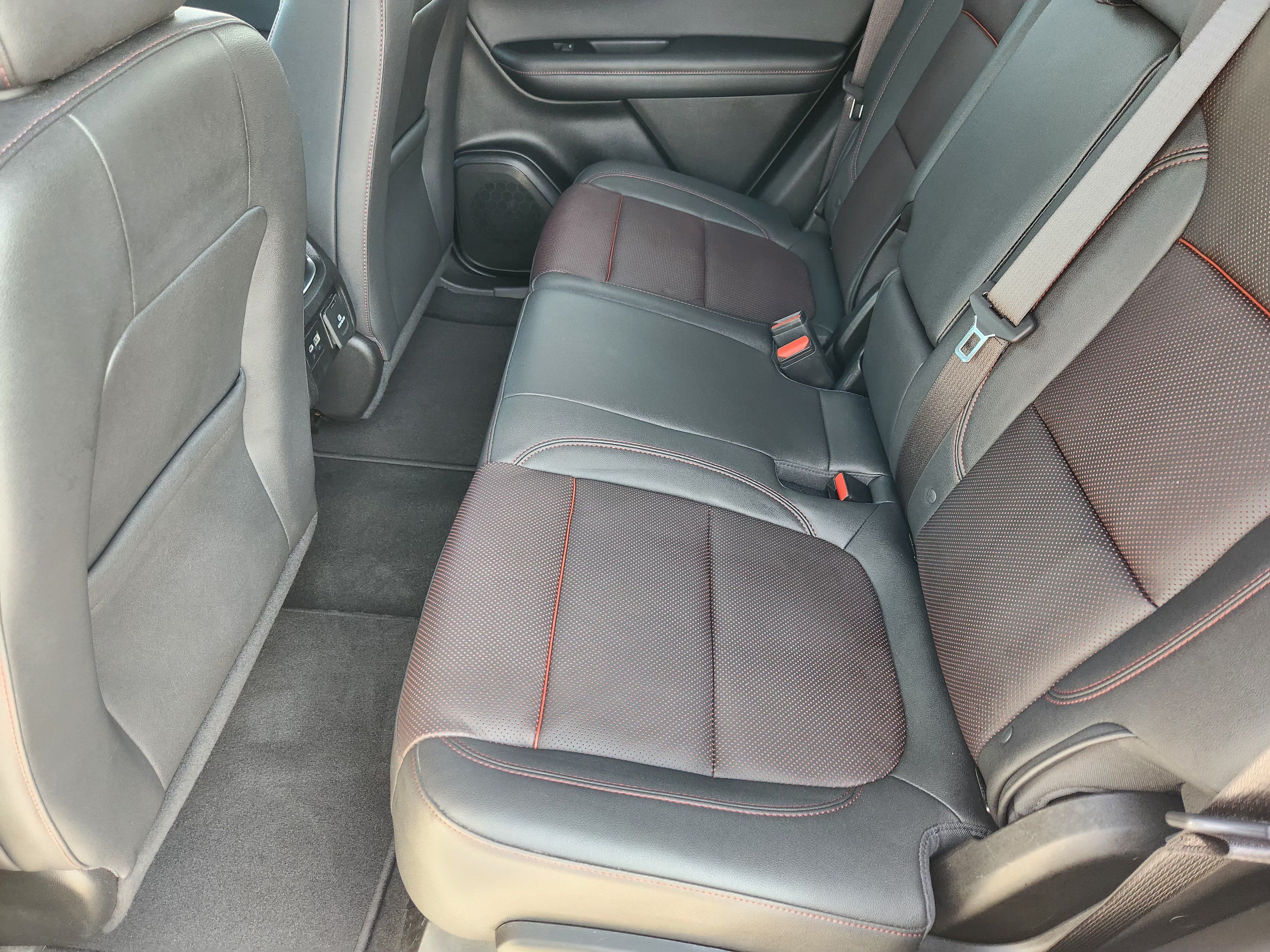 Used 2024 Chevrolet Blazer RS FWD image 29