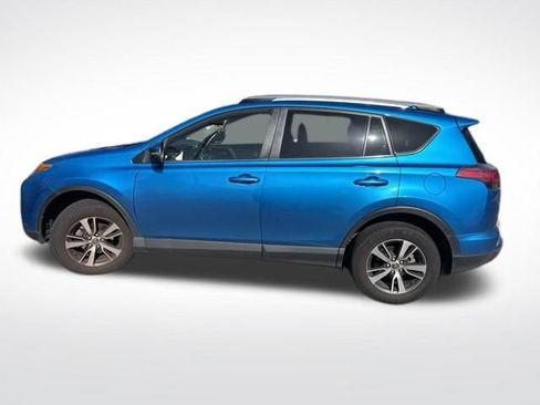 Used 2018 Toyota RAV4 XLE AWD/4WD image 3