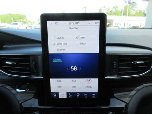 Used 2023 Ford Explorer Limited w/ Limited Technology Package AWD/4WD image 26