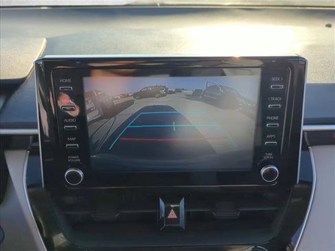 Used 2020 Toyota Corolla LE image 17