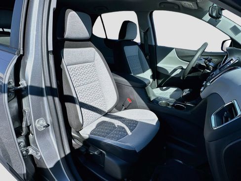 Used 2023 Chevrolet Equinox LS w/ LS Convenience Package FWD image 25