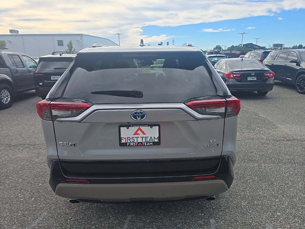 Used 2022 Toyota RAV4 SE w/ SE Grade Weather Package AWD/4WD image 6