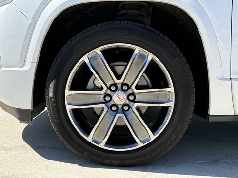 Used 2018 GMC Acadia Denali w/ Technology Package image 9