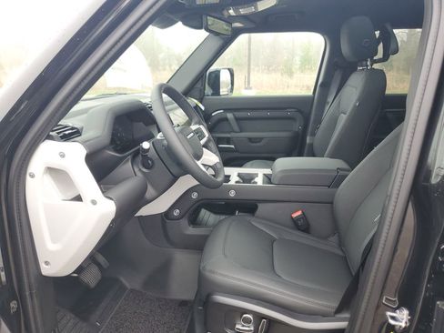 New 2026 Land Rover Defender 130 X-Dynamic SE AWD/4WD image 11