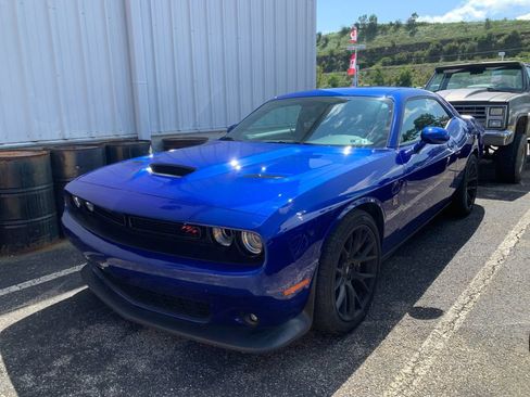Used 2019 Dodge Challenger R/T Scat Pack w/ Dynamics Package RWD image 4