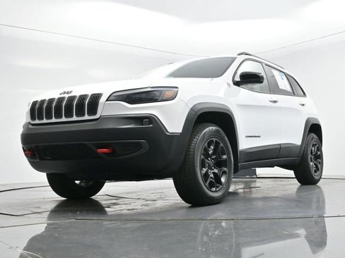Used 2022 Jeep Cherokee Trailhawk w/ Trailer Tow Group AWD/4WD image 44