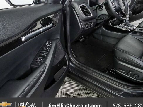 Used 2025 Kia Seltos EX FWD image 7