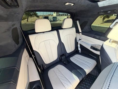 Used 2021 BMW X7 M50i w/ Dynamic Handling Package AWD/4WD image 23