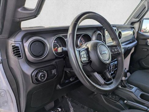 Used 2023 Jeep Gladiator Sport image 10