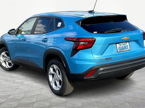 New 2026 Chevrolet Trax LS w/ LS Convenience Package image 3