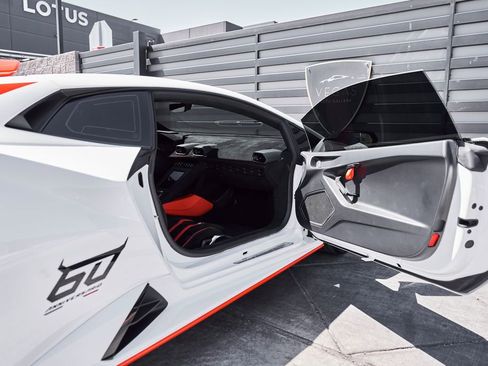 Used 2024 Lamborghini Huracan STO RWD image 35