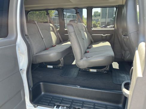 Used 2022 Chevrolet Express 2500 LS w/ Driver Convenience Package RWD image 19
