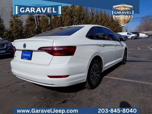 Used 2019 Volkswagen Jetta SE w/ Cold Weather Package image 38