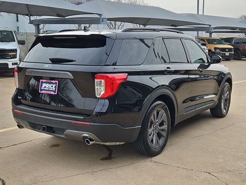 Used 2023 Ford Explorer XLT w/ Equipment Group 202A image 5