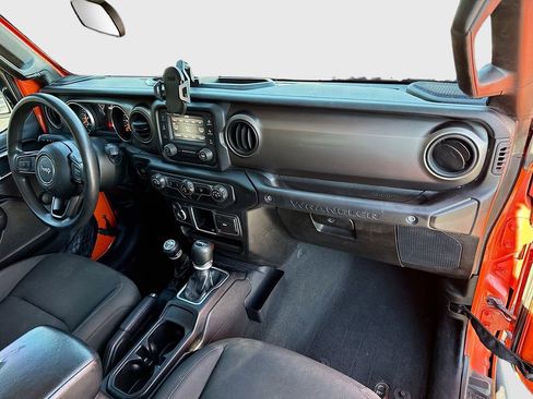 Used 2018 Jeep Wrangler Unlimited Sport AWD/4WD image 13