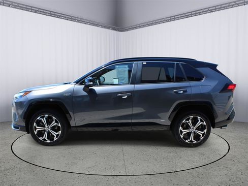 Used 2023 Toyota RAV4 XSE w/ Weather Package AWD/4WD image 5
