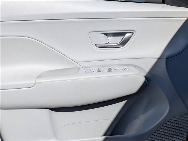 New 2026 Hyundai Kona SEL Premium FWD image 16