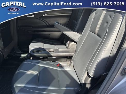Used 2017 Toyota Highlander SE FWD image 18