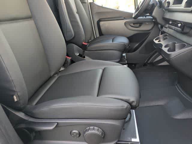 Used 2026 Mercedes-Benz Sprinter 2500 image 21