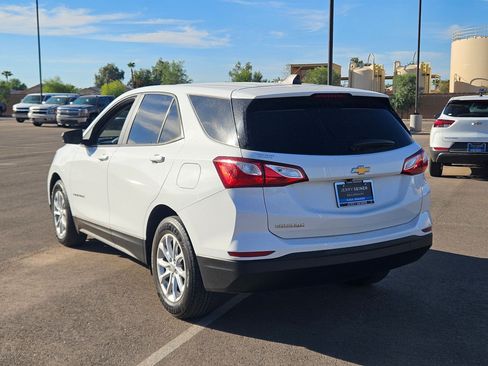 Certified 2020 Chevrolet Equinox LS w/ LS Convenience Package FWD image 3