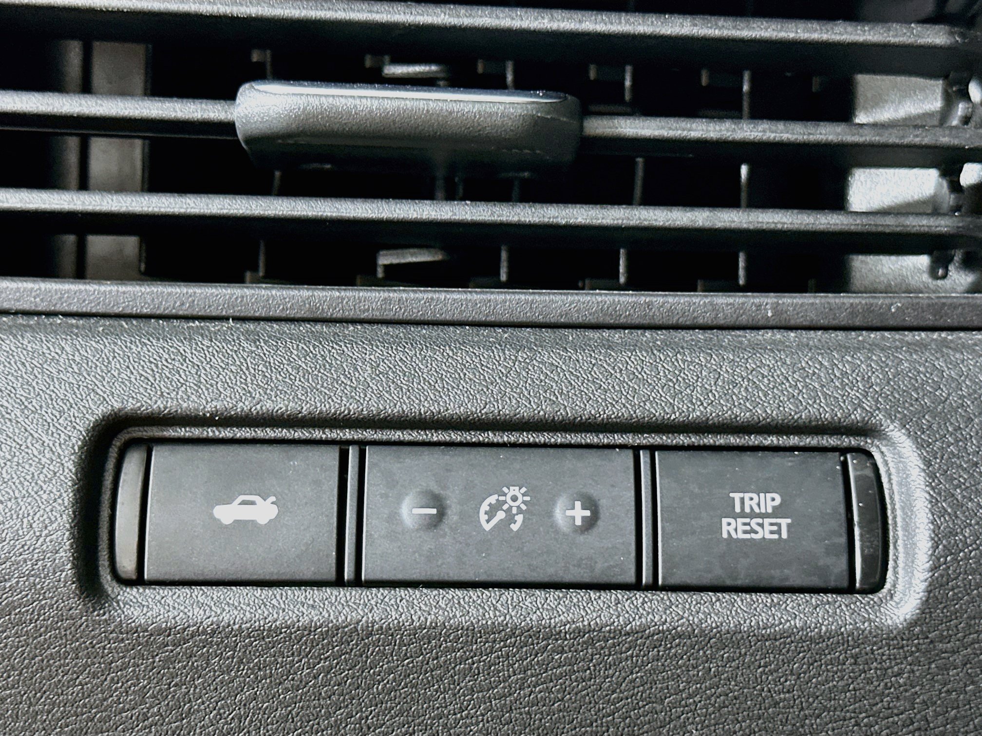 Used 2024 Nissan Altima 2.5 S FWD image 17