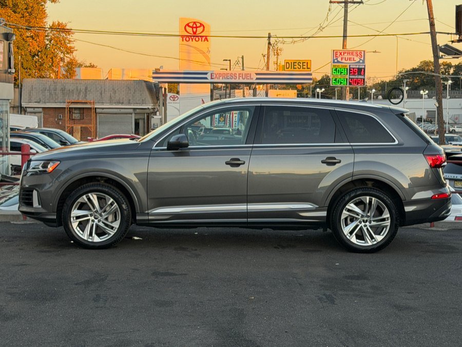 Used 2022 Audi Q7 3.0T Premium Plus w/ Premium Plus Package AWD/4WD image 16
