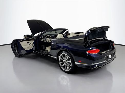 Used 2020 Bentley Continental GT V8 image 40