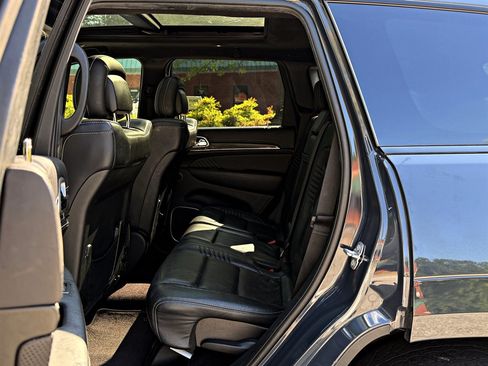 Used 2017 Jeep Grand Cherokee SRT AWD/4WD image 10