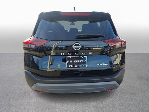 Used 2023 Nissan Rogue SV image 5