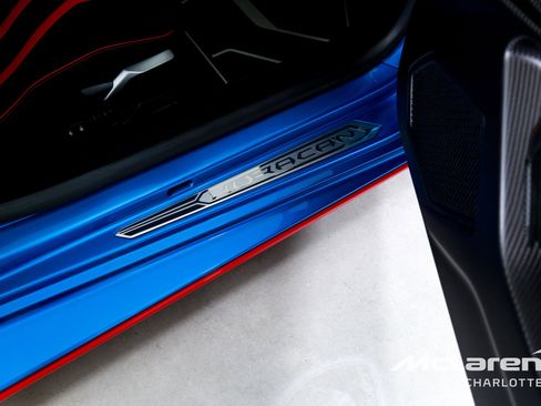 Used 2023 Lamborghini Huracan STO RWD image 19