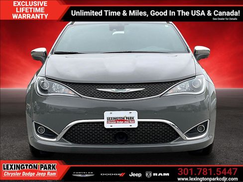 Used 2020 Chrysler Pacifica Limited FWD image 2