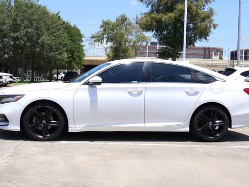 Used 2018 Honda Accord Sport image 3