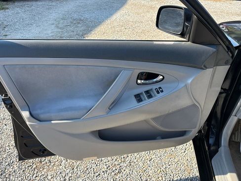 Used 2011 Toyota Camry FWD image 16