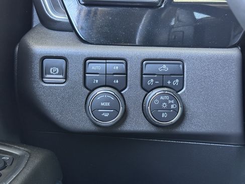 Certified 2025 Chevrolet Silverado 1500 LT Trail Boss w/ Convenience Package II AWD/4WD image 32