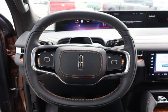 Used 2025 Lincoln Navigator Black Label AWD/4WD image 19