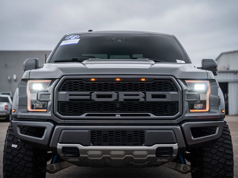Used 2018 Ford F150 Raptor w/ Equipment Group 802A Luxury AWD/4WD image 2