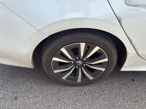 Used 2024 Honda Civic EX image 16