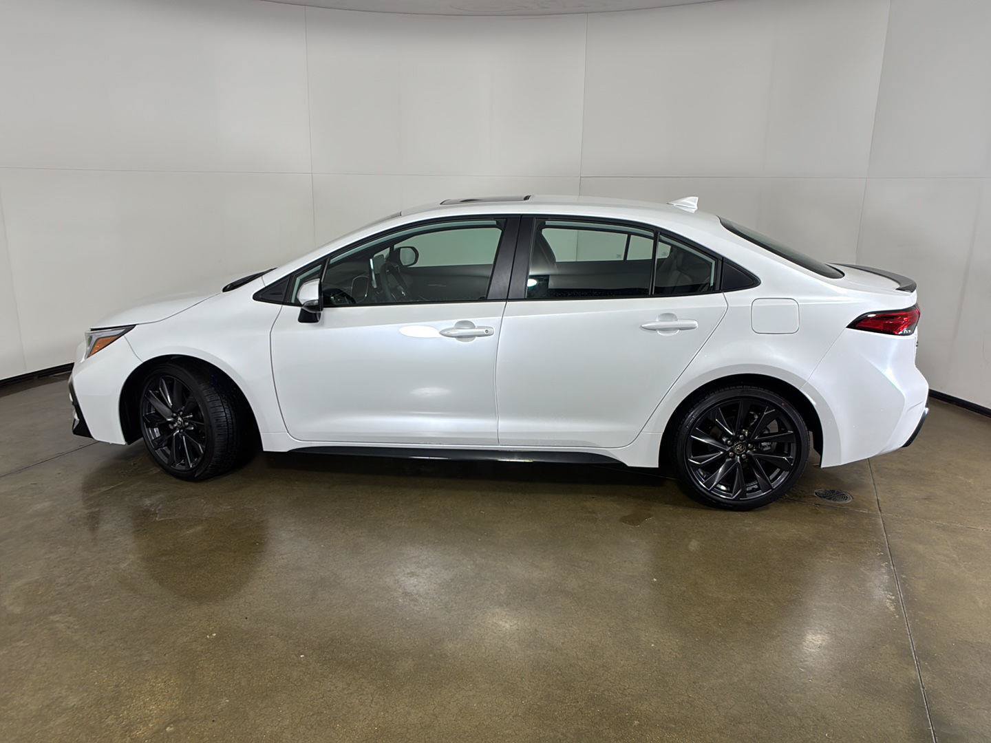 Used 2026 Toyota Corolla XSE FWD image 14