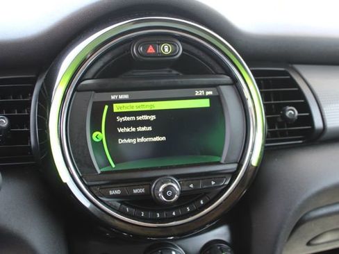 Used 2020 MINI Cooper 2-Door Hardtop FWD image 26