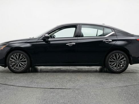 Used 2025 Nissan Altima 2.5 SV image 5