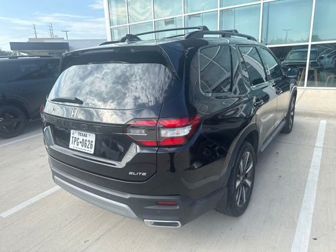 Used 2024 Honda Pilot Elite image 3