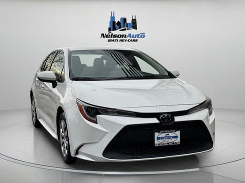 Used 2020 Toyota Corolla LE image 2