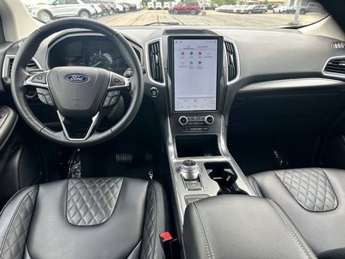 Certified 2024 Ford Edge Titanium image 10