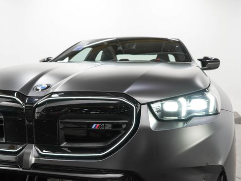 Used 2026 BMW M5 AWD/4WD image 9