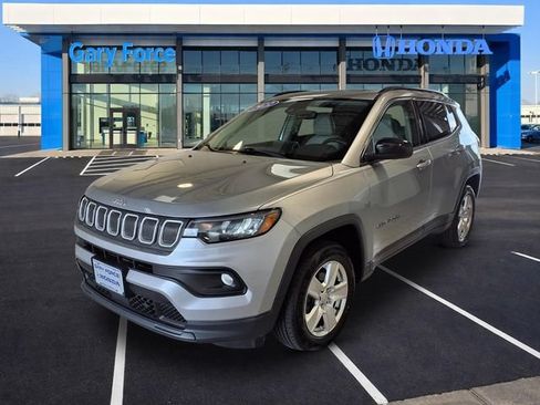 Used 2022 Jeep Compass Latitude w/ Sun and Sound Group AWD/4WD image 4
