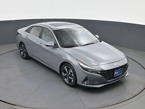 Certified 2021 Hyundai Elantra Limited FWD image 16