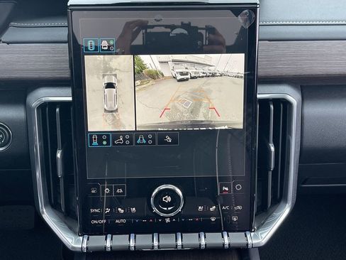 New 2026 GMC Acadia Denali w/ Super Cruise Package AWD/4WD image 15