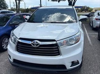 Used 2016 Toyota Highlander Plus FWD video 1