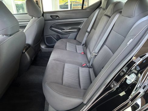 Used 2025 Nissan Altima 2.5 SV FWD image 25