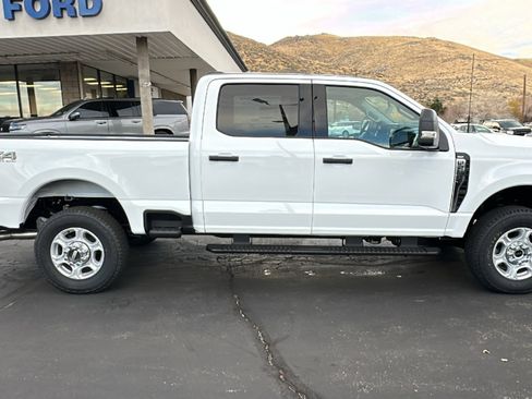 New 2026 Ford F250 XLT w/ FX4 Off-Road Package image 2